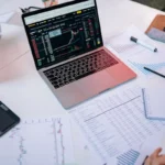Coinbase Stock: Price Drivers, Risks, and Market Outlook